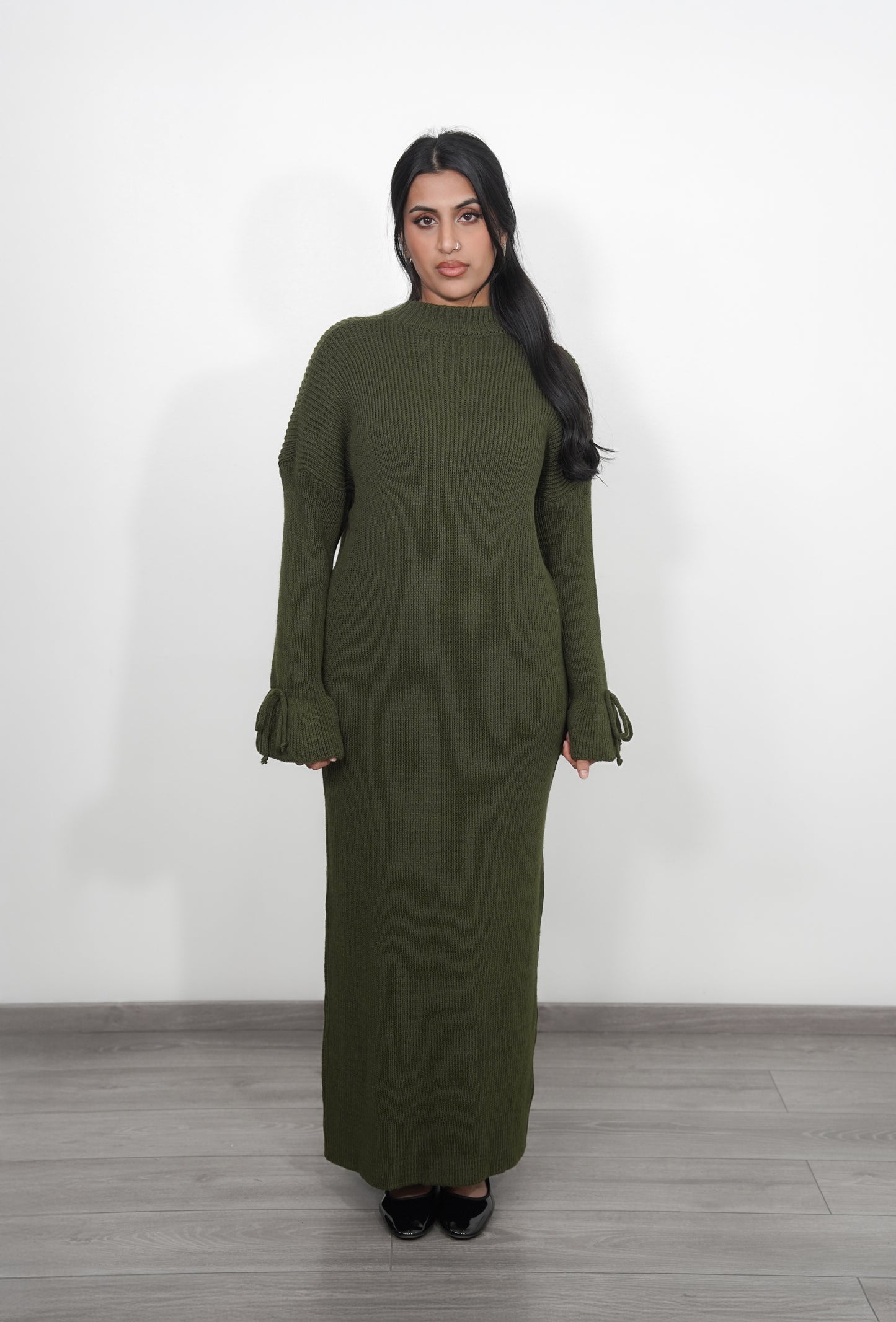 Robe longue oversize en maille à manches cloche - vert olive