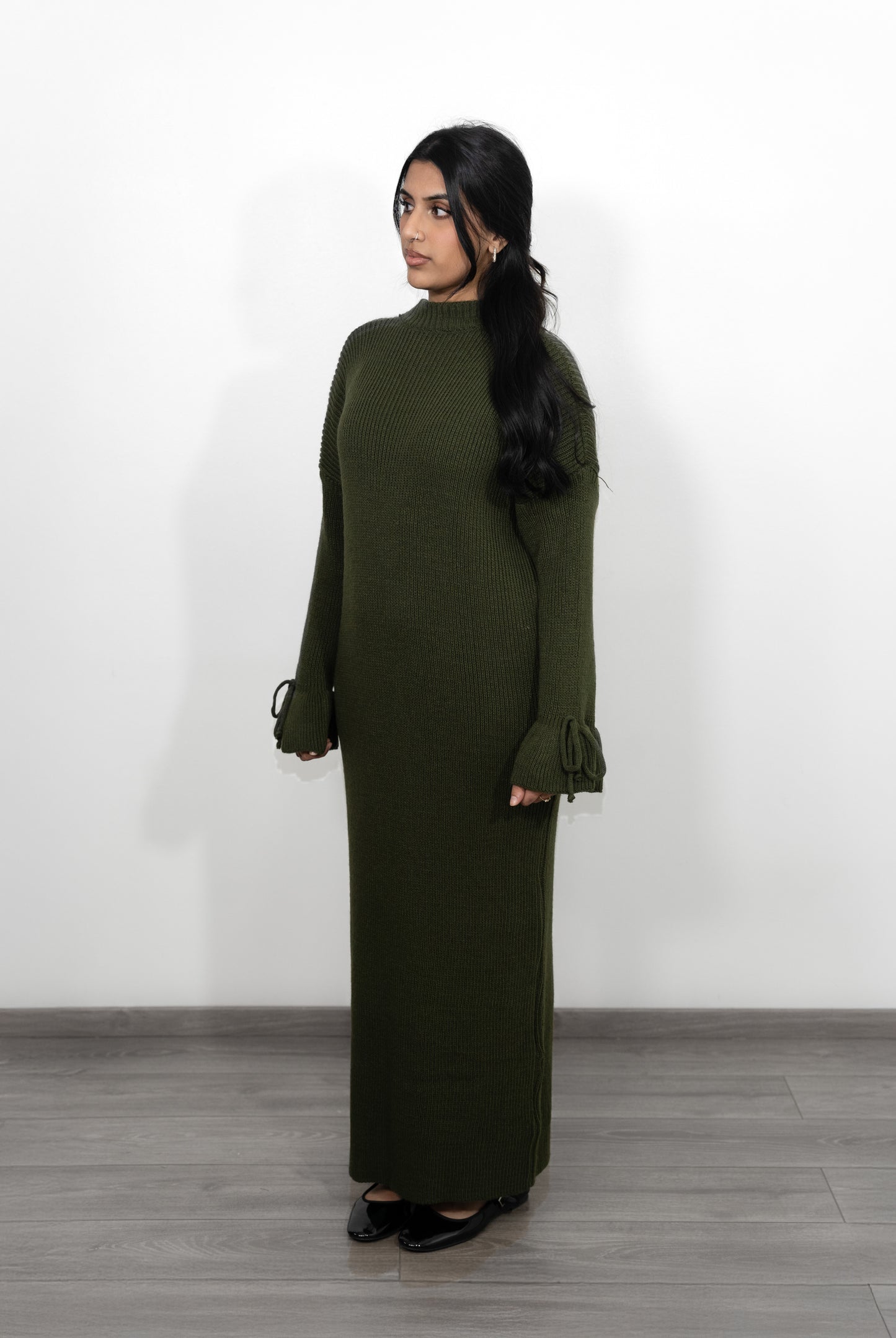 Robe longue oversize en maille à manches cloche - vert olive