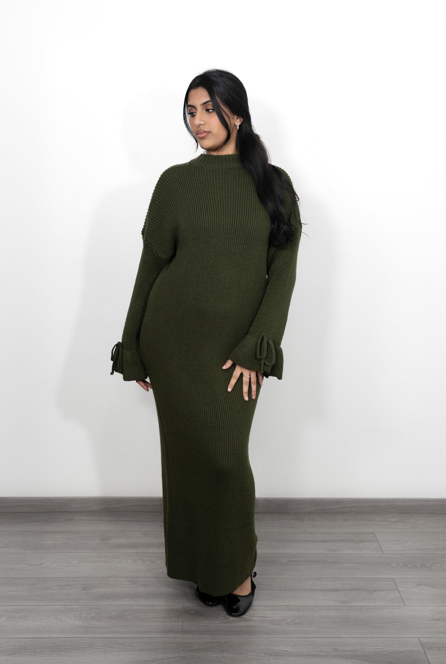 Robe longue oversize en maille à manches cloche - vert olive