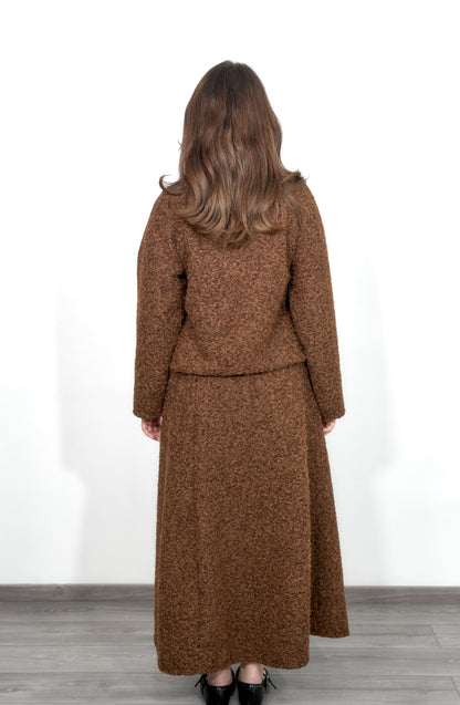 Elegantes Strickset mit Jacke und Rock - Braun