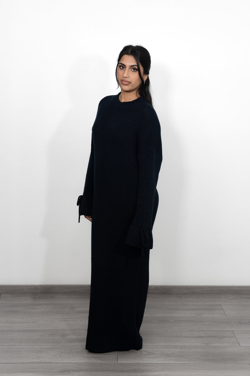 Long Oversized Knitted Dress with Bell Sleeves - Dark Blue