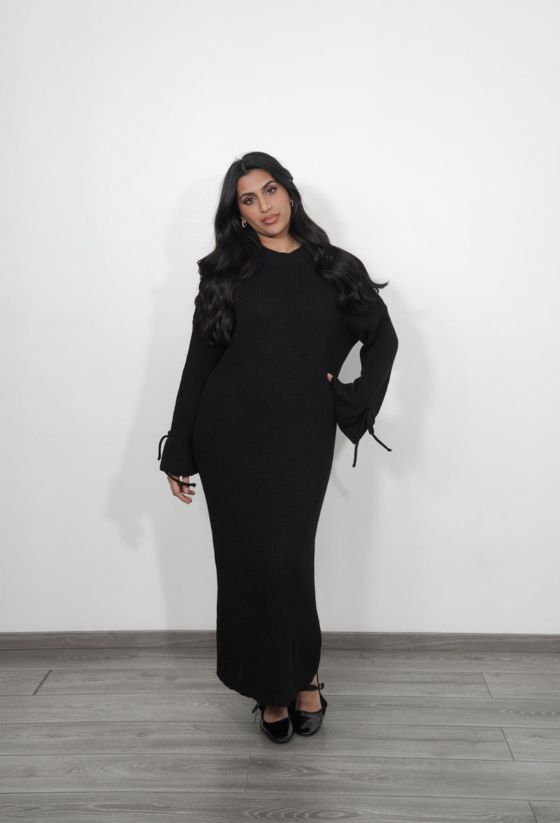 Long Oversized Knit Dress with Bell Sleeves - Black