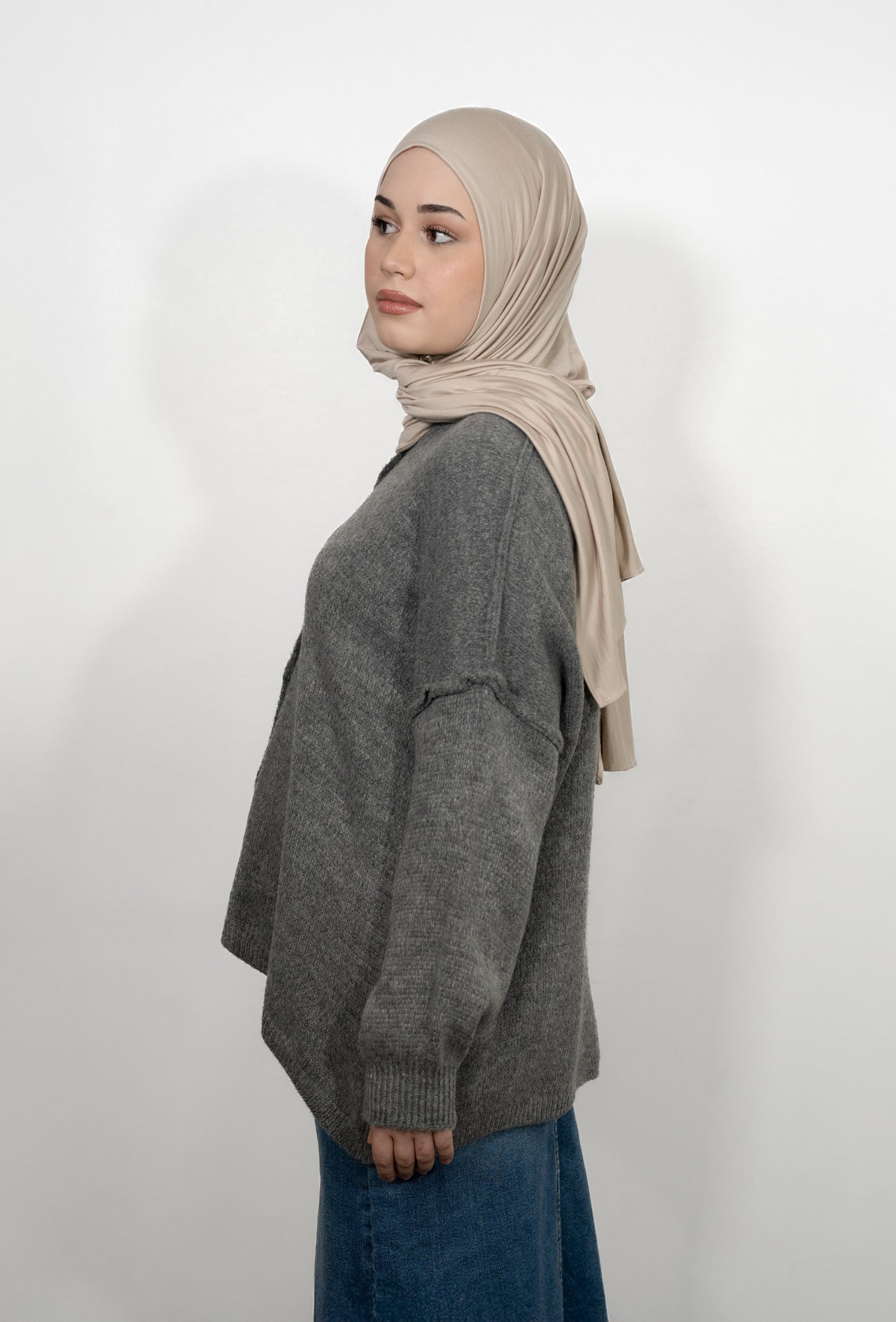 Haut en tricot avec boutons dorés - gris